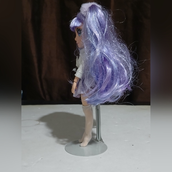 Rainbow High Jr Violet Willow 9" Fashion Doll - Picture 4 of 9